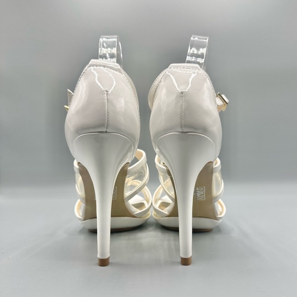 Audrey Brooke Size 8 White Strappy Heels - Picture 3 of 5